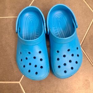 Men’s 2 Bright Blue Slip-On Croc’s